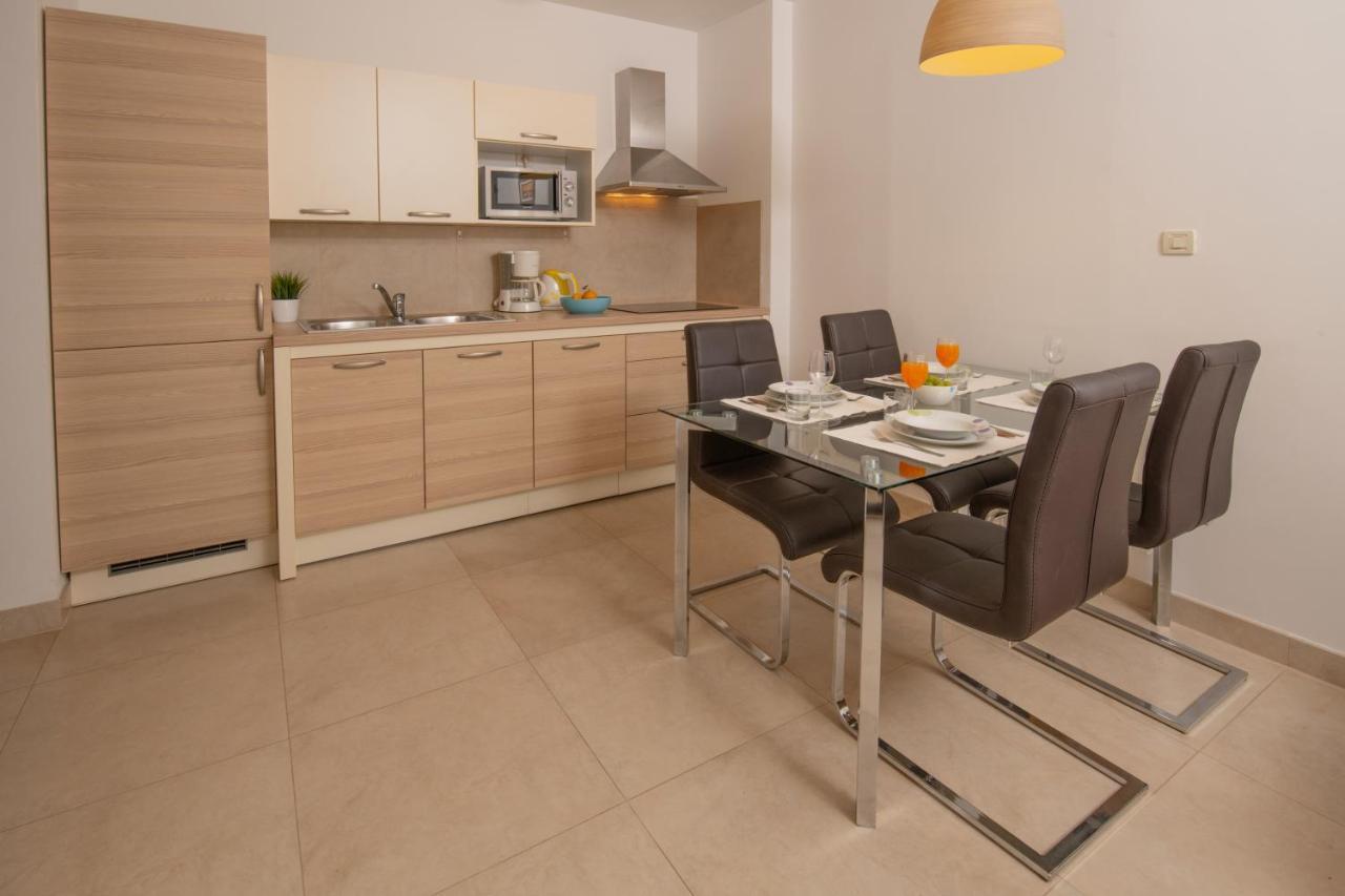 Apartments Oliva Премантура Екстериор снимка
