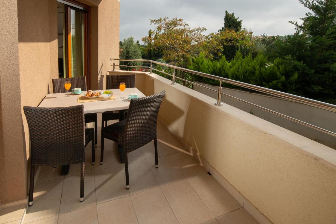 Apartments Oliva Премантура Екстериор снимка