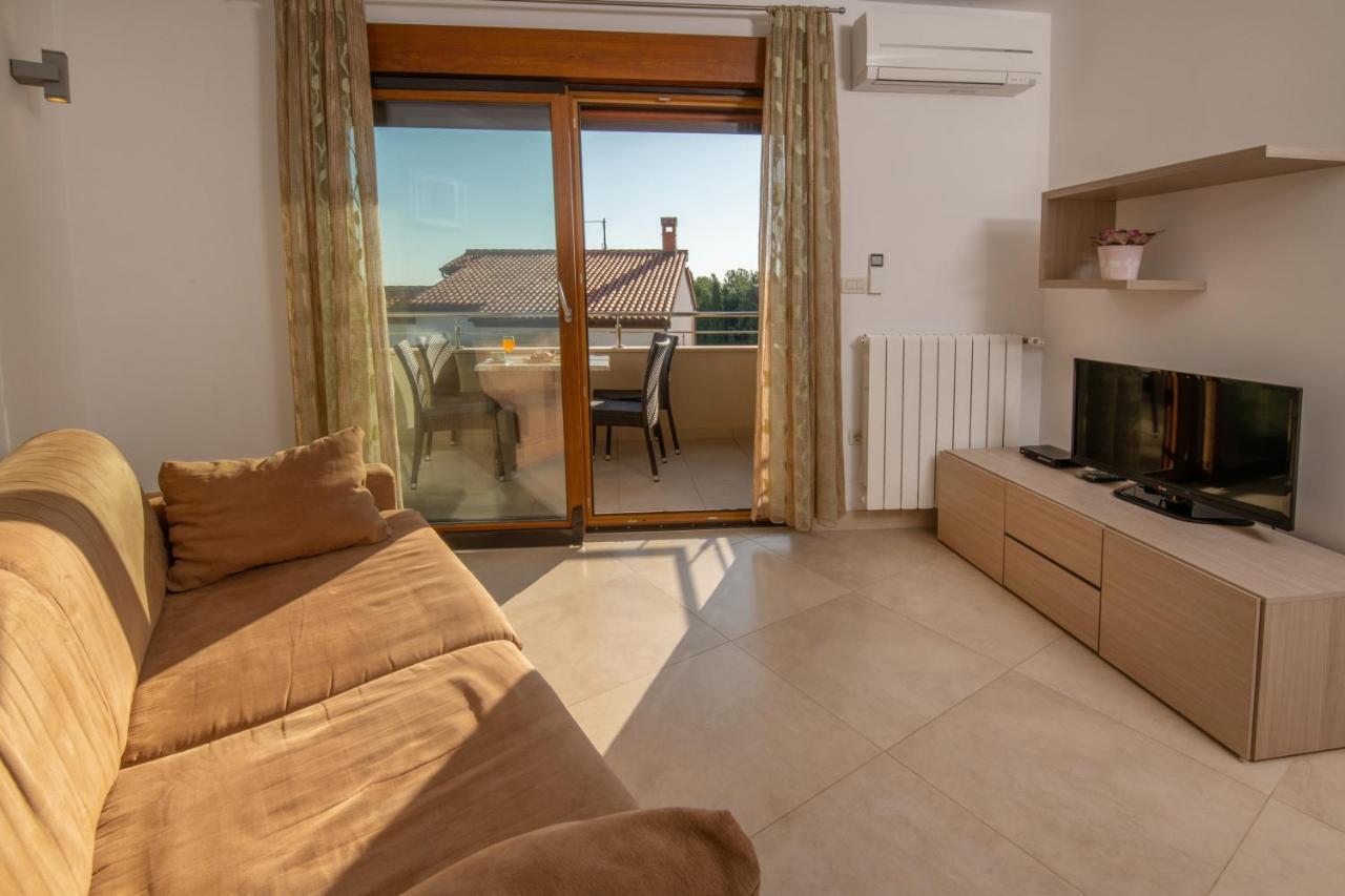 Apartments Oliva Премантура Екстериор снимка