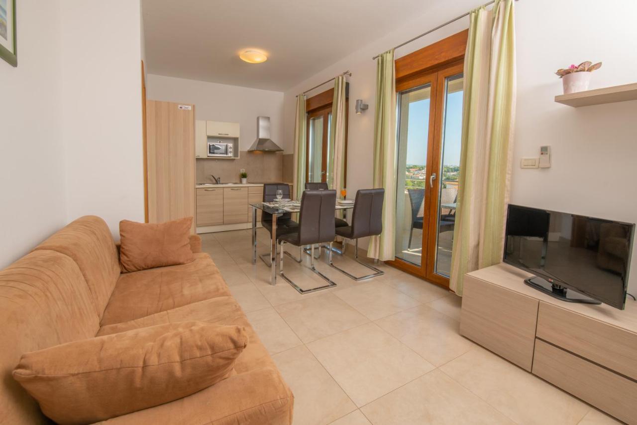 Apartments Oliva Премантура Екстериор снимка